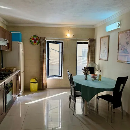 Great Location Maltese Flat San Giuliano